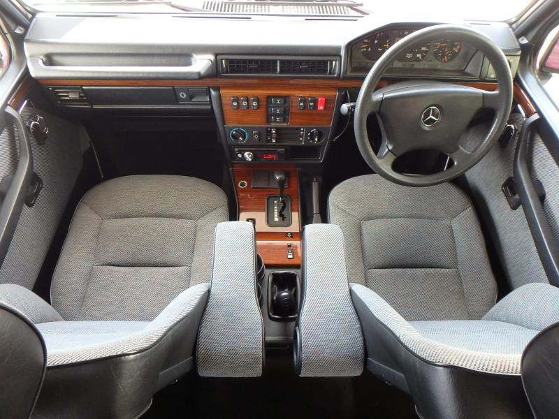 メルセデスベンツ ゲレンデヴァーゲン 300GEロング ディーラー車 右